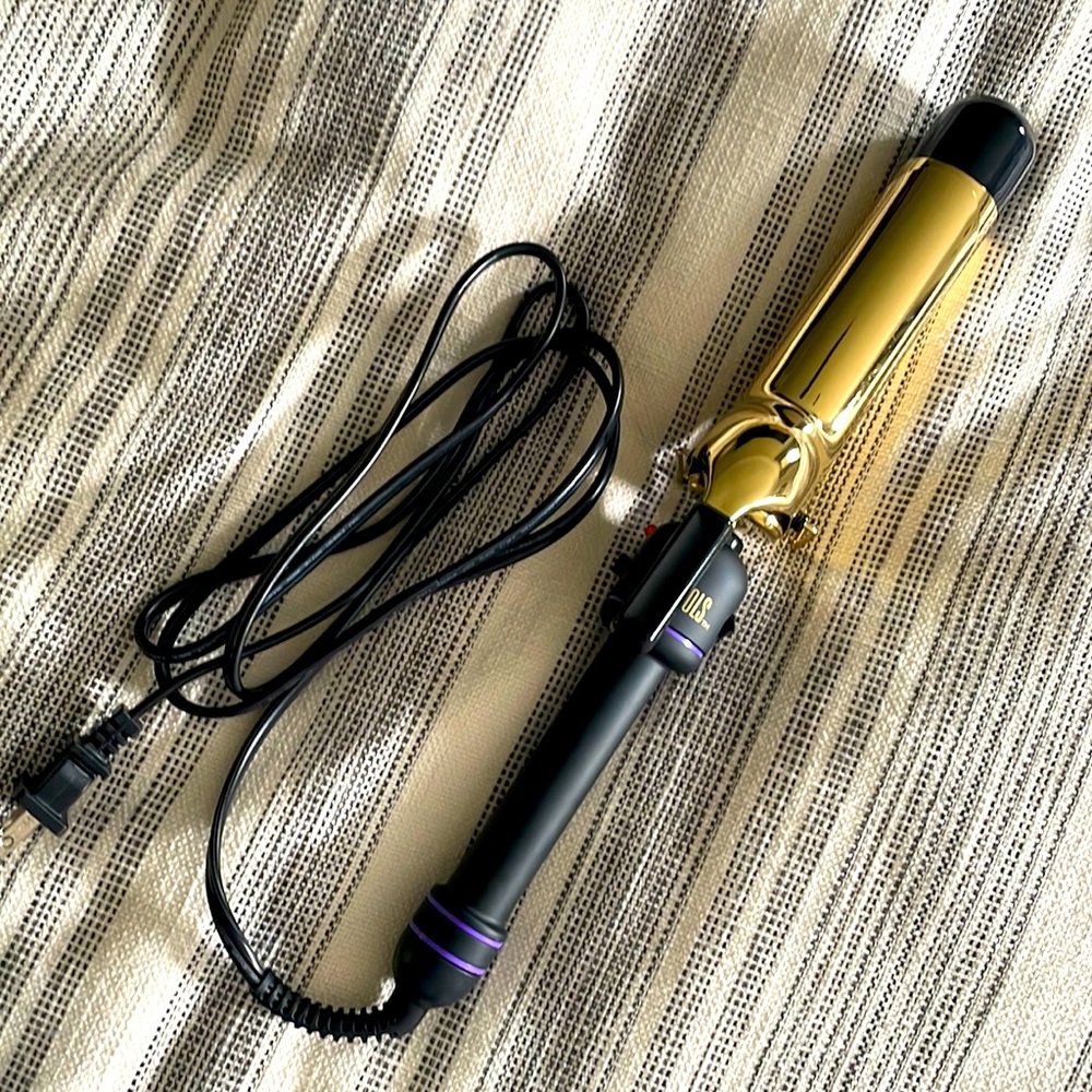 Hot Tools 1.5” curling iron